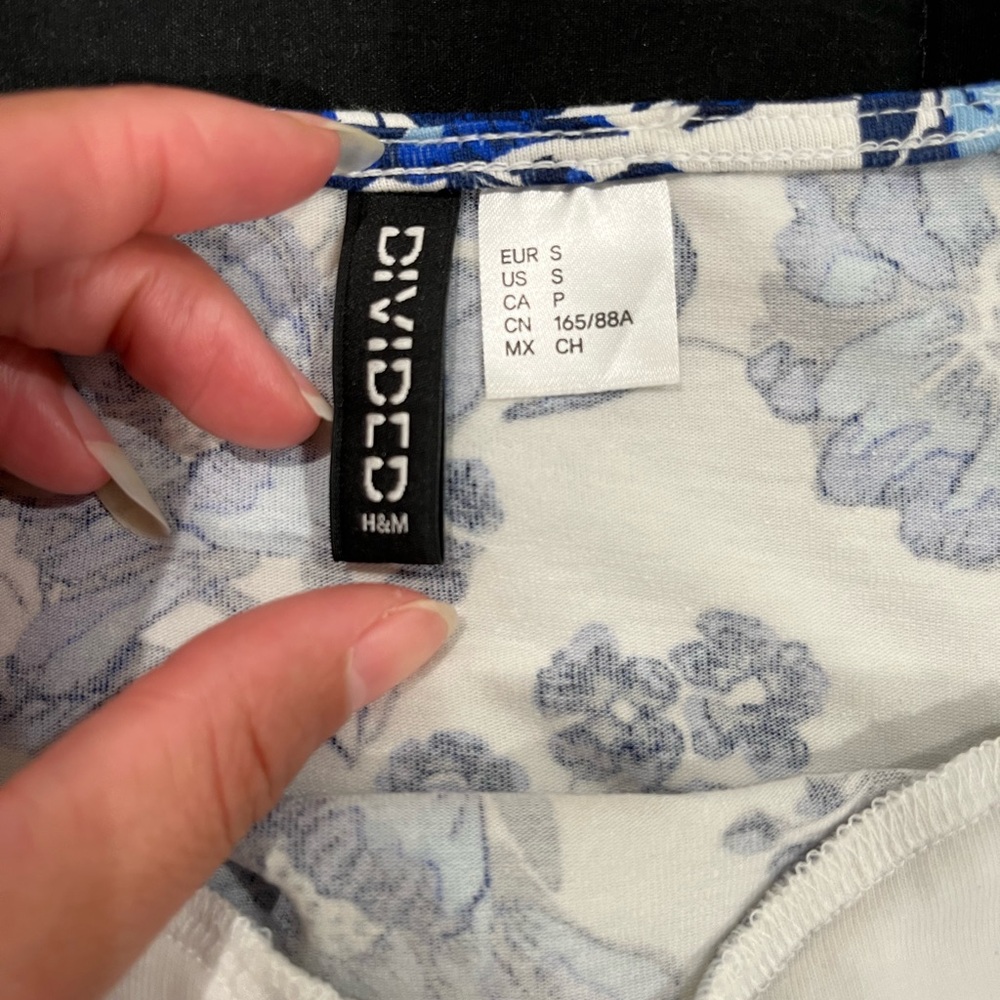 Halter top bundle - Picture 4 of 10